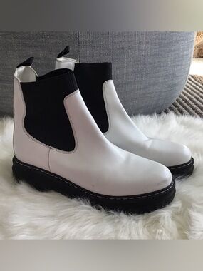 Marc Fisher White Leather Chelsea Booties with Black Elastic